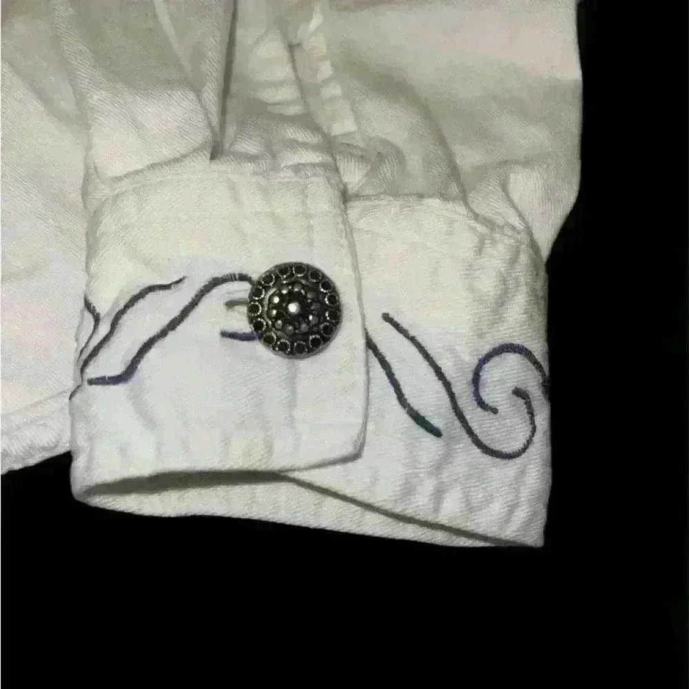 White Embroidered Button Up Crop Top - Picture 2 of 7